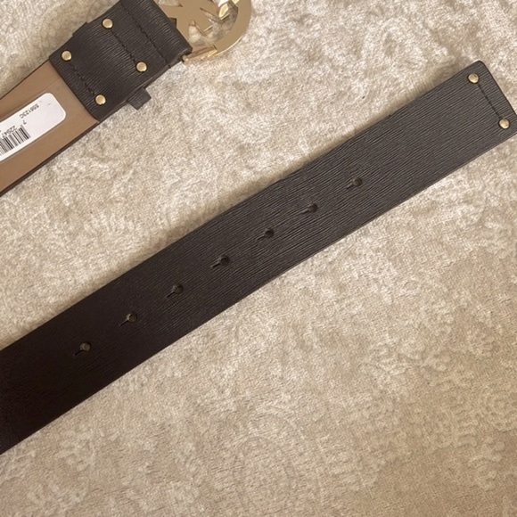 Brand New Michael Kors Genuine Leather Brown Belt w/ Round Gold Tone Buckle main image 15